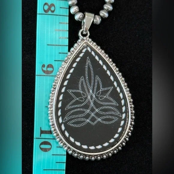 Black Teardrop Boot Stitch Earrings and Necklace Set - Picture 12 of 13